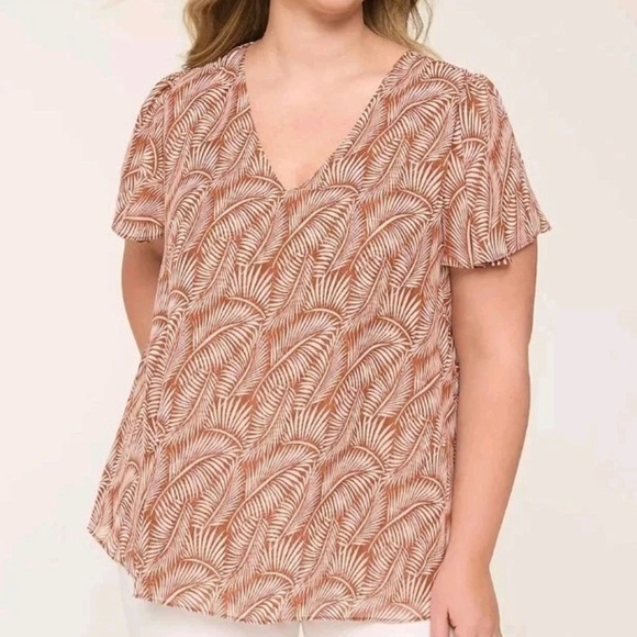 Lane Bryant Tops - NWT Lane Bryant Swing Flutter Sleeve Popover Top V-neck in Brown Palms Size 14